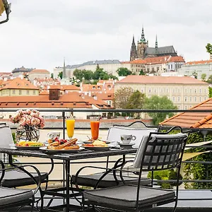Four Seasons Отель Прага